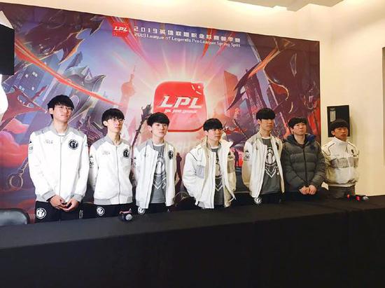 也让球迷们 也让球迷们